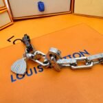 Louis Vuitton bamboo necklace - Image 4