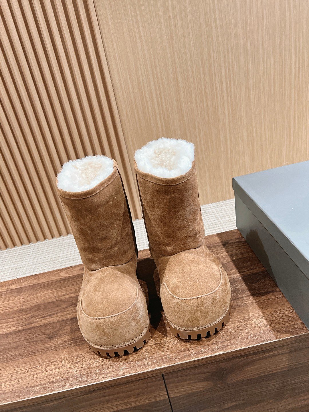 a1723366200968_3062.jpg Balenciaga's new winter boots Alaskan ankle boots - Image 1