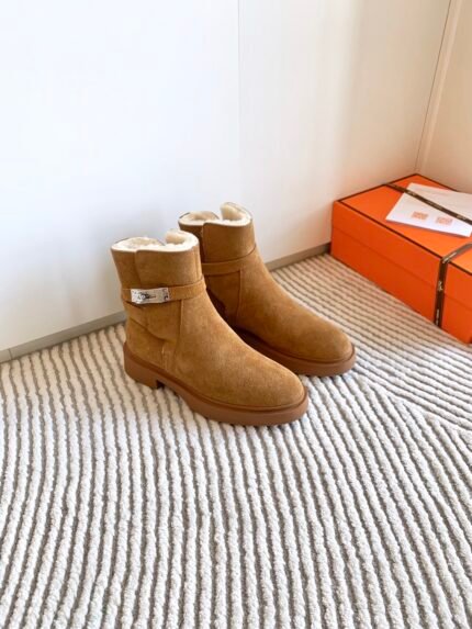 Hermes Latest  H-button woolen boots