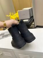 Balenciaga's new snow boots - Image 7