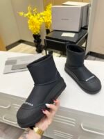 Balenciaga's new snow boots - Image 2