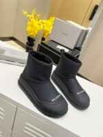 Balenciaga's new snow boots - Image 6