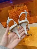 Louis Vuitton low-heeled sandals - Image 9