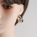 Chanel's new pearl earrings - Image 7