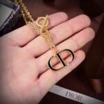 Dior's new DIOR necklace - Image 5