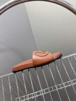 Fendi's new flat slippers - Image 5