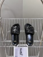 Fendi's new flat slippers - Image 6