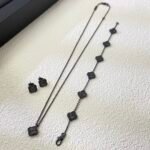 Van Cleef&Arpels Black Knight Laser Clover Set