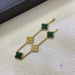 Van Cleef&Arpels Golden Peacock Green Bracelet with Five Flowers - Image 3