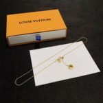 Louis Vuitton Free Stretch Heart Gold Necklace - Image 5