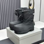 The latest mid-length snow boots from BalenciagaSkiwer series